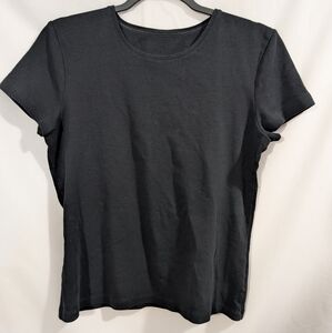 Source Unknown Womans Black Short Sleeve Tee.